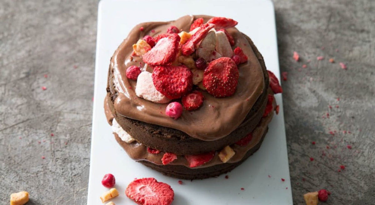 Fudgy Brownie mit Fruchttopping