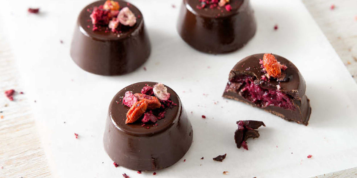 Pralinen mit cremiger Beerenfüllung