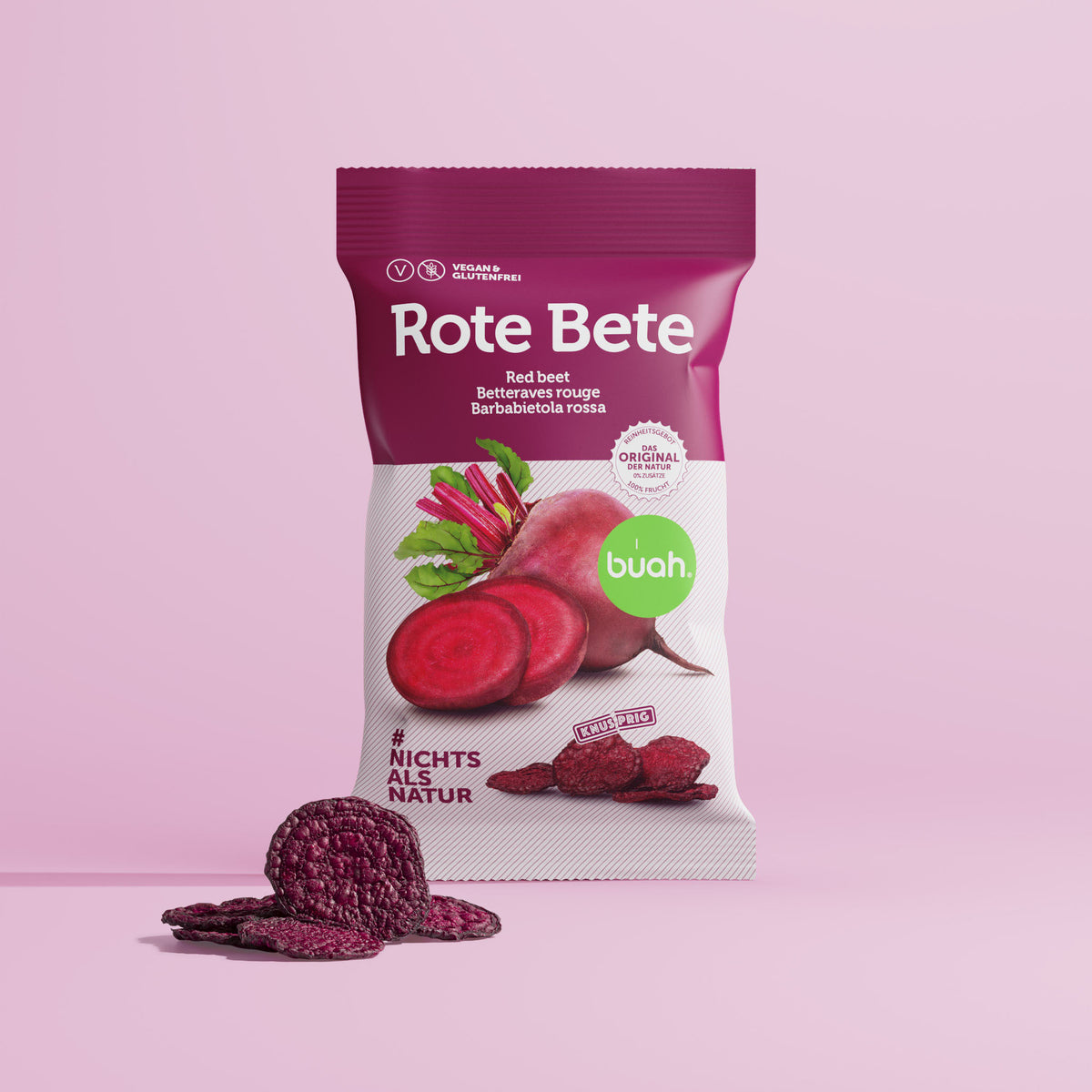 Lila und weiße Packung Rote Bete Chips von buah mit vakuumgetrockneten Chips vor der Packung